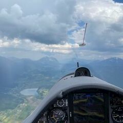 Flugwegposition um 12:45:20: Aufgenommen in der Nähe von Gemeinde Hermagor-Pressegger See, Österreich in 1778 Meter